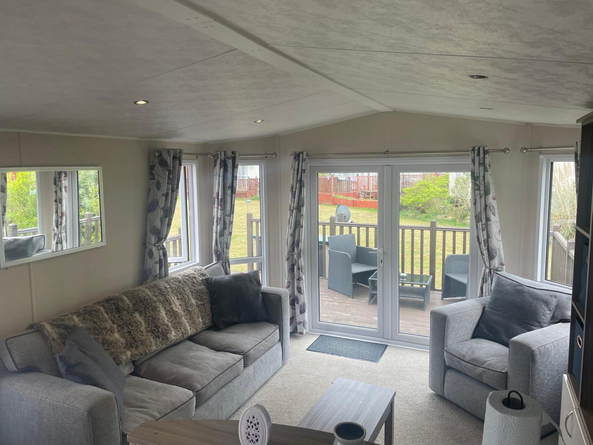 Beautiful 2 Bedroom Caravan On Billing Aquadrome Northampton Bagian luar foto