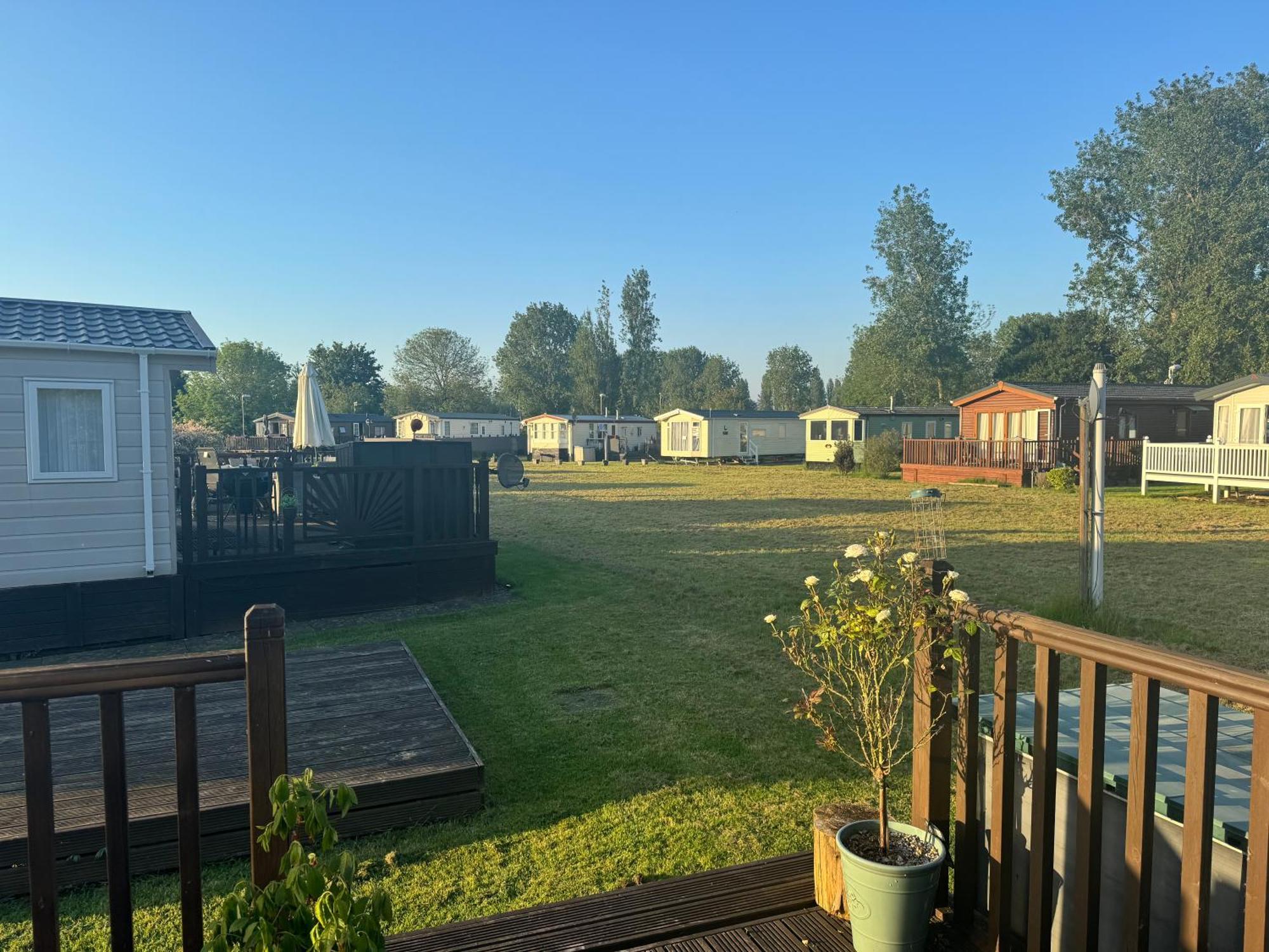 Beautiful 2 Bedroom Caravan On Billing Aquadrome Northampton Bagian luar foto